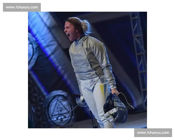 天津跨栏新星吴安琪创 PB 摘银！网友惊呼：这颜值和实力像极了国际名将